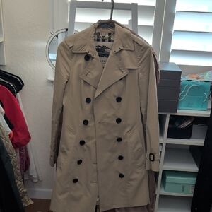 Burberry Beige Trench Coat Sandringham